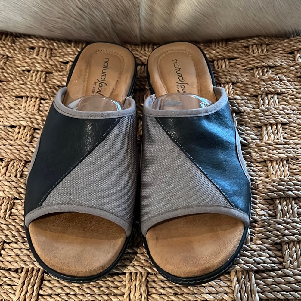 Natural Soul by Natruralizer Leather and Mesh Slide Sandals